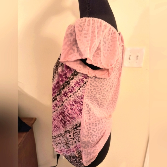 💎Sugar Tart Pink Leopard Print Sheer Flutter Sleeve Tee with Cut-out Size M - Picture 3 of 10